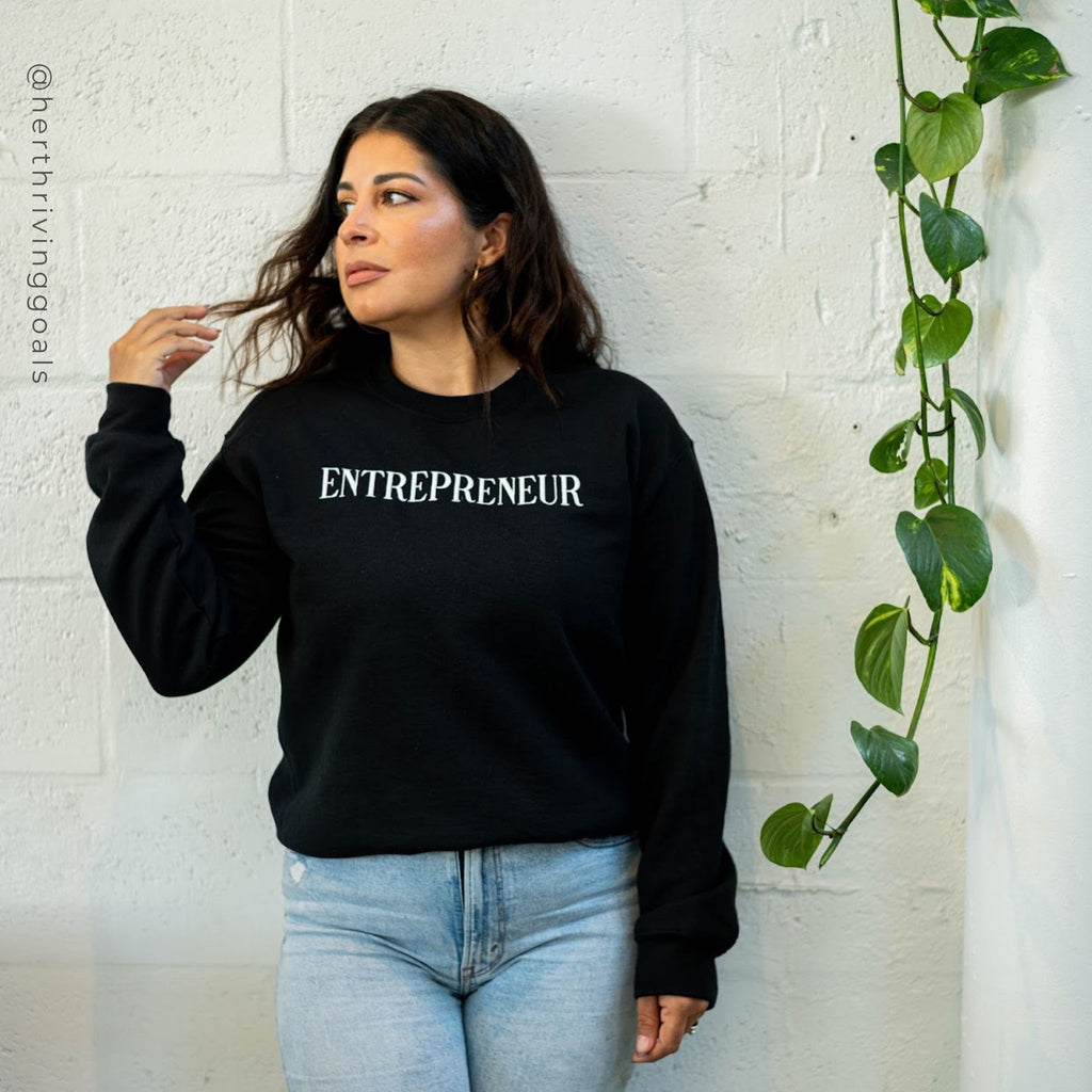 Entrepreneur Embroidered Crewneck Black Sweatshirt On Woman - Her Thriving Goals